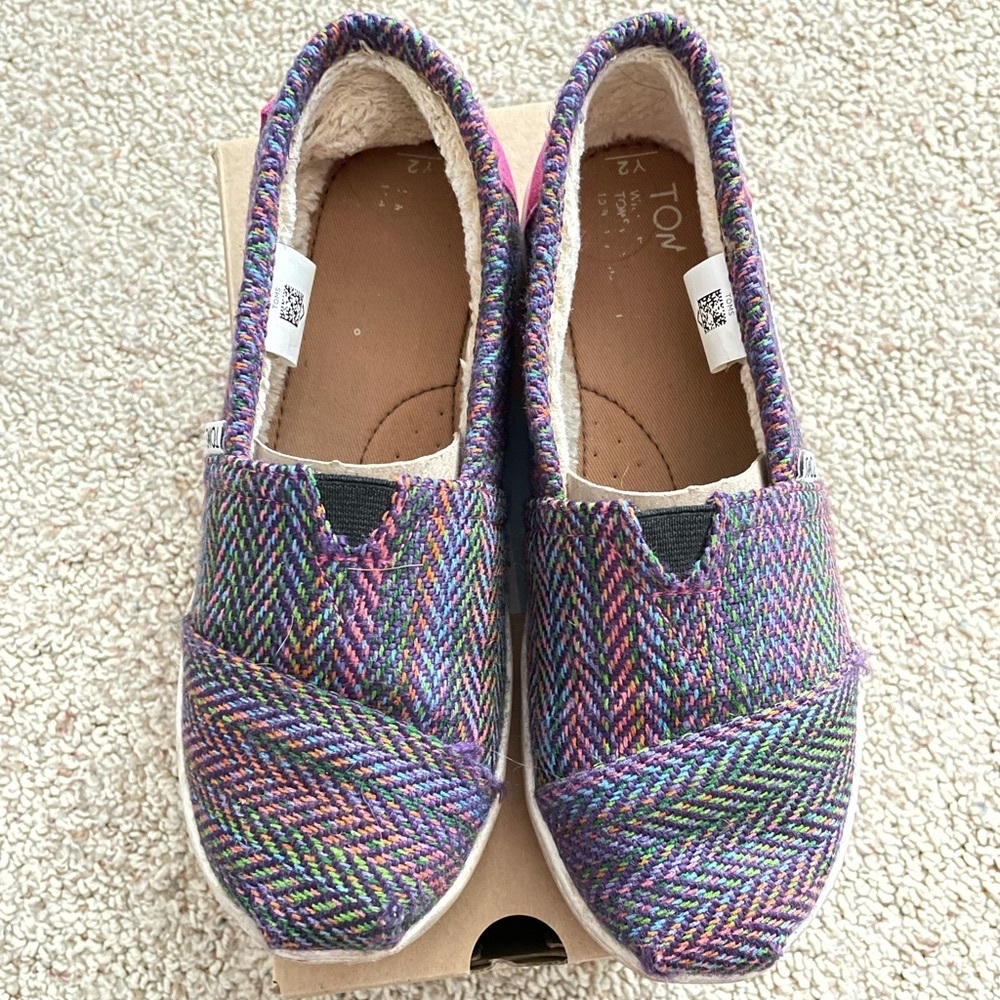 TOMS Youth 2  Girls Slip-On Herringbone Shearling